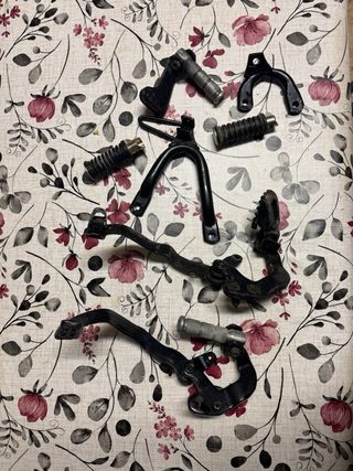 Reposapiés y estriberas Yamaha XT 600