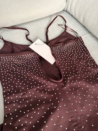 Vestido midi Zara con pedrería Talla L