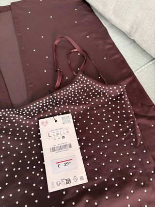 Vestido midi Zara con pedrería Talla L