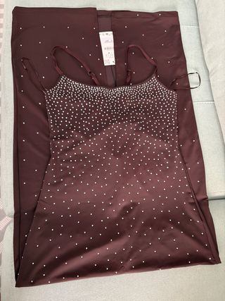 Vestido midi Zara con pedrería Talla L
