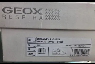 Zapatos Geox grises de ante