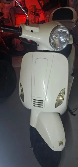 Riya Rome 125cc Scooter Automática Blanca