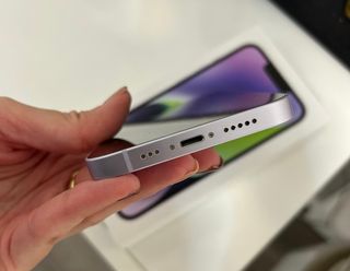 iPhone 14 128GB Lila