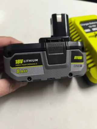 Cargador Con Batería PBP005 18V 8AH Para Ryobi