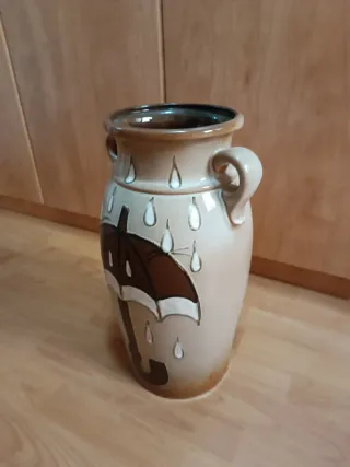 Paragüero de cerámica con diseño de paraguas