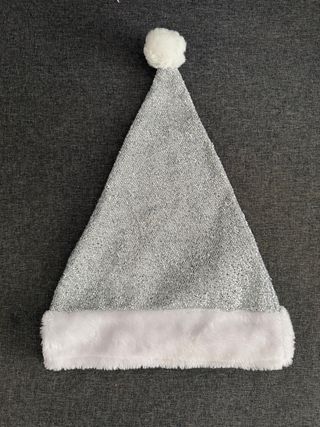 Gorro de Navidad Plateado con Pompón Blanco