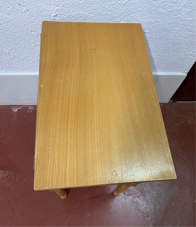 Mesita de noche de madera vintage