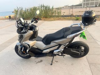 Honda X-ADV 750 Negra/Gris Honda