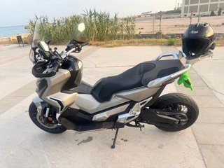 Honda X-ADV 750 Negra/Gris Honda