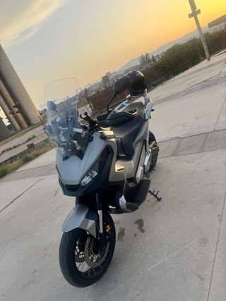 Honda X-ADV 750 Negra/Gris Honda