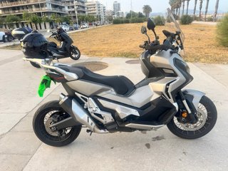 Honda X-ADV 750 Negra/Gris Honda