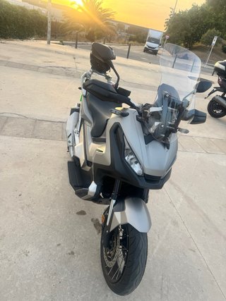 Honda X-ADV 750 Negra/Gris Honda