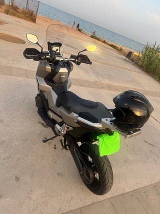 Honda X-ADV 750 Negra/Gris Honda