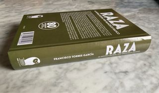 Raza. La novela escrita por Francisco Franco.