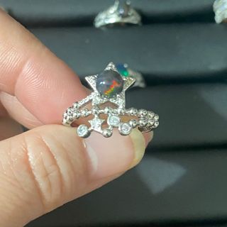 Anillo de ópalo natural