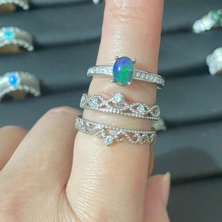 Anillo de ópalo natural