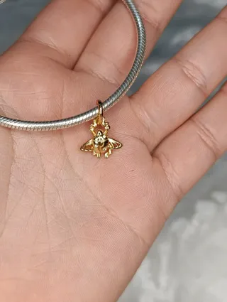 Charm Pandora  de plata baño en oro