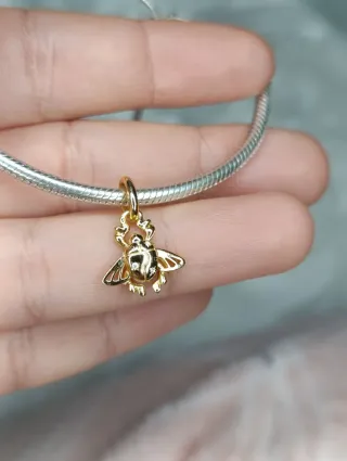 Charm Pandora  de plata baño en oro