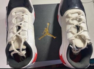 Zapatillas Jordan Negras y Blancas