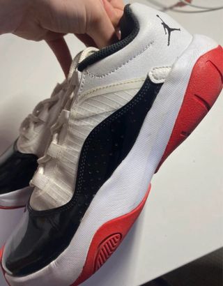 Zapatillas Jordan Negras y Blancas