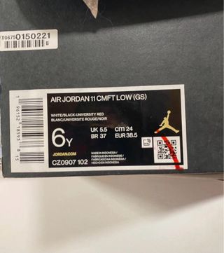 Zapatillas Jordan Negras y Blancas