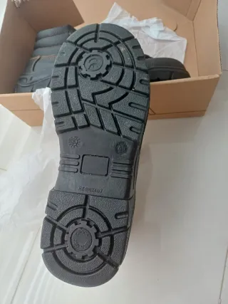 Botas de seguridad negras con puntera