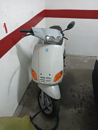 Piaggio Zip Ciclomotor Scooter Blanco