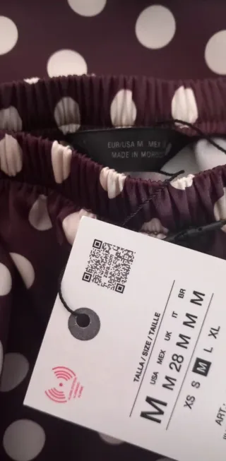 Falda midi lunares Zara