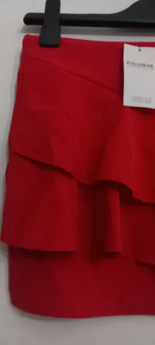 Falda roja volantes Pull&Bear