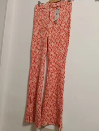 Pantaloni Zara fantasia fiori rossi taglia S