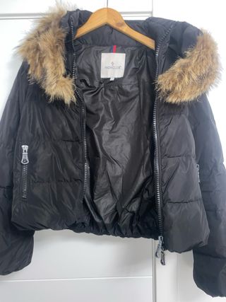 Chaqueta Moncler Negra con Pelo