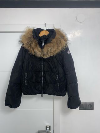 Chaqueta Moncler Negra con Pelo