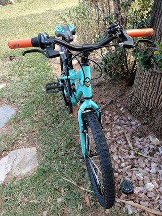 COMO NUEVA Megamo 20" Air Bici infantil 6v Shimano