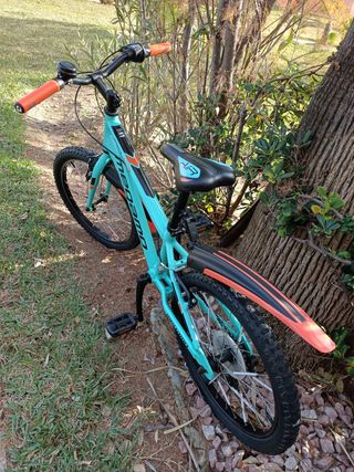 COMO NUEVA Megamo 20" Air Bici infantil 6v Shimano