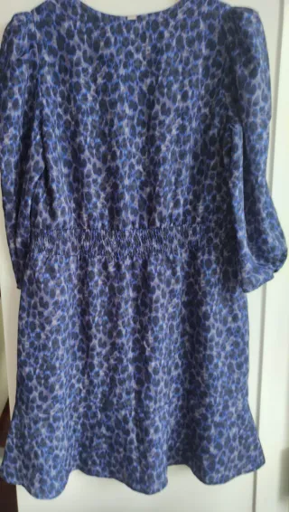 Vestido IKKS azul estampado animal print.