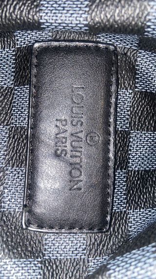 Keepall LOUIS VUITTON en el icónico Damier Negro