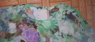 Blusa floral verde y morada