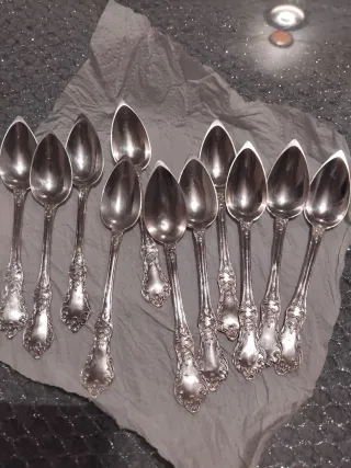 Juego de 11 Cucharas de Plata