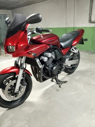 Yamaha Fazer FZS 600. Se puede limitar para A2.
