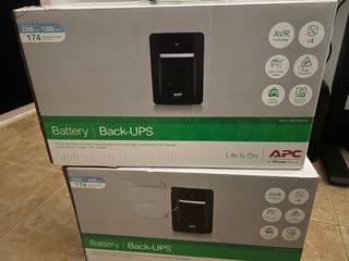 2 UPS APC 2200VA 1200W