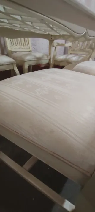 Mesa de comedor de cristal y madera