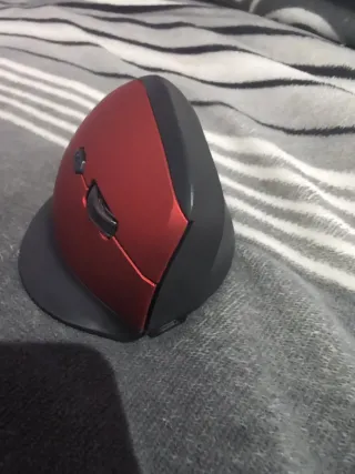 Ratón Ergonómico Vertical Rojo y Gris