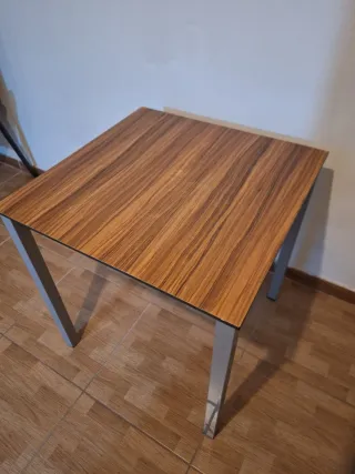 Mesa Cuadrada Moderna Madera y Metal