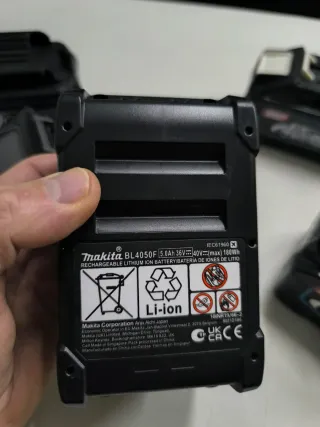 2 Baterías Makita XGT BL4050F 40V 5.0Ah Li-Ion