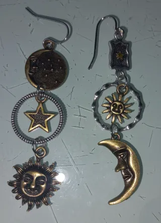 Pendientes Vintage Desiguales Sol Luna Estrellas