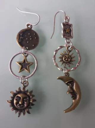 Pendientes Vintage Desiguales Sol Luna Estrellas