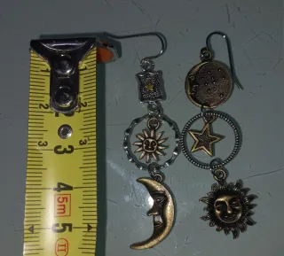 Pendientes Vintage Desiguales Sol Luna Estrellas