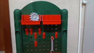 Mesa de herramientas para niños