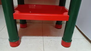 Mesa de herramientas para niños