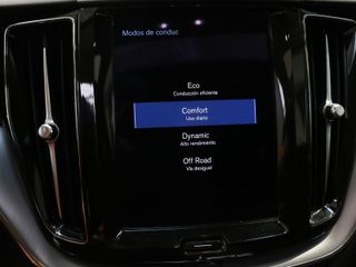 Volvo XC60 B4 D Momentum Pro Auto 145 kW (197 CV)